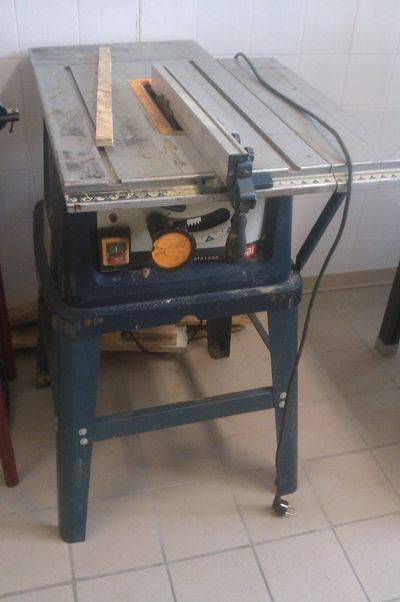 scie_circulaire_table.jpg scie_circulaire_table.jpg